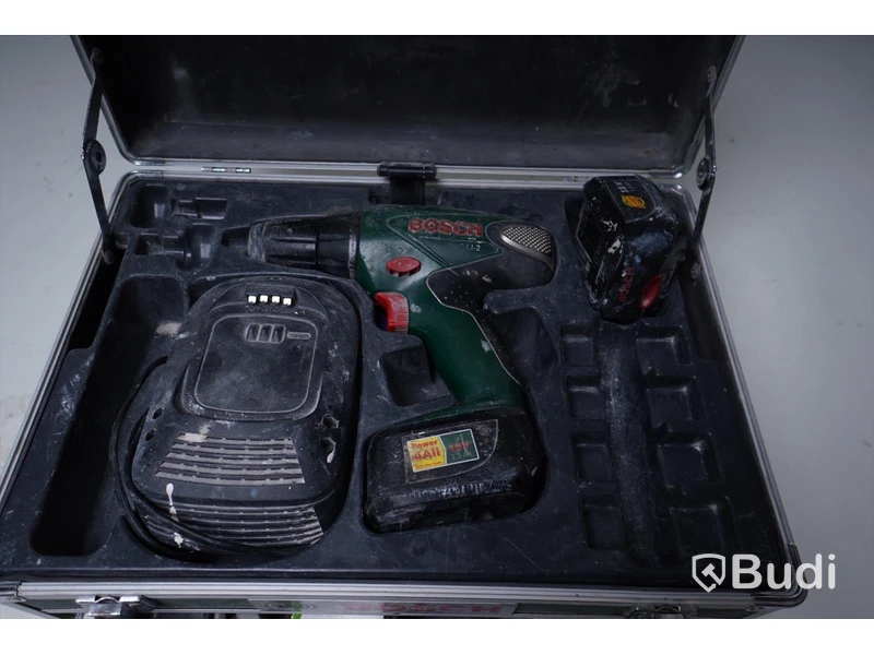 BOSCH skruvdragare med case