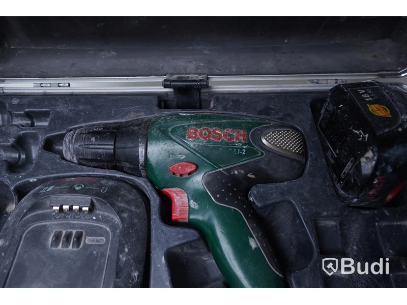 BOSCH skruvdragare med case