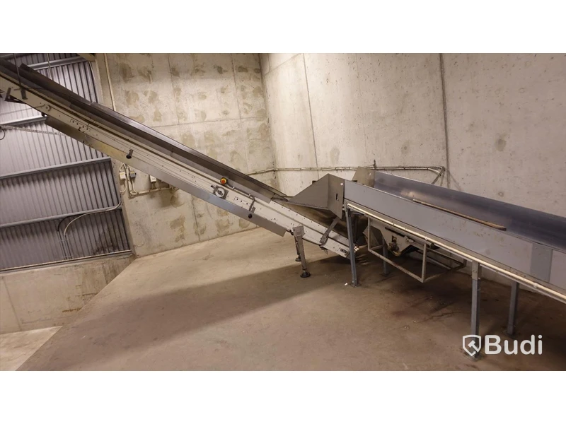 Transportband totalt ca 11 meter med ilastningsficka