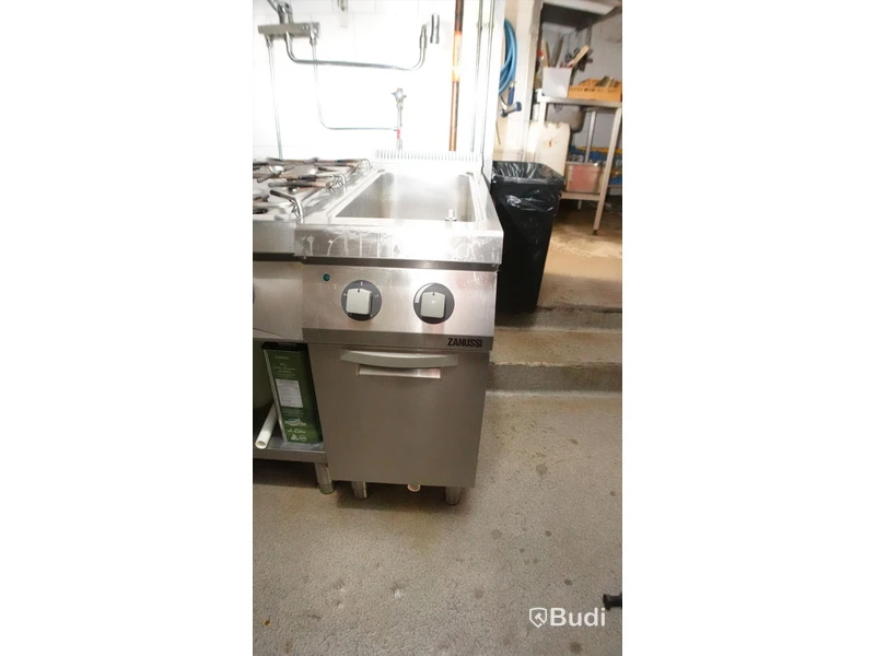 Varmvattenbad Zanussi Z9PCEDTMFO 40x90x90cm