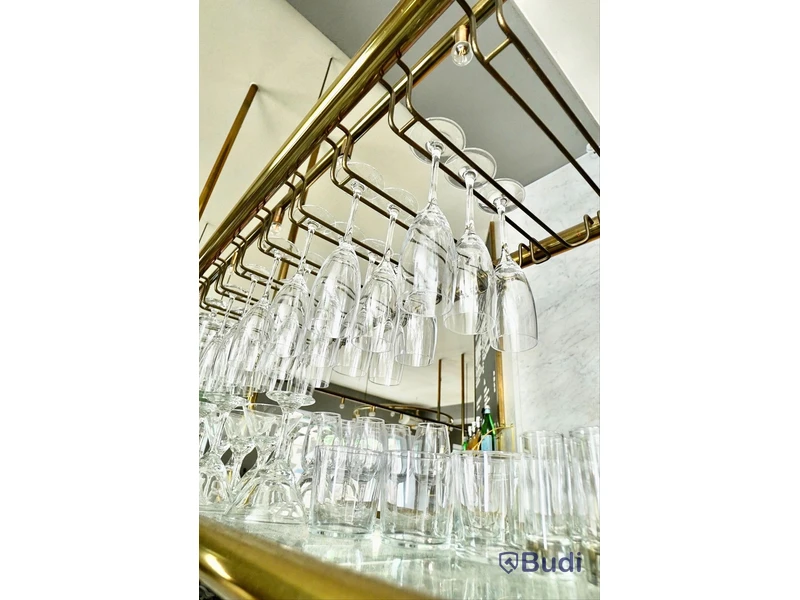 Glasställ glasspjut, takhängd, längd 289 cm bredd 48 cm