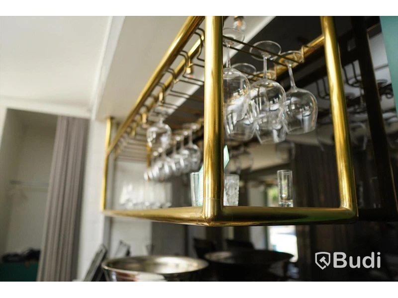 Glasspjut samt belysning 200x40x83cm