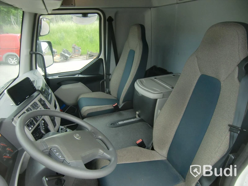 Lastbil Volvo FL 210 Skåpbil | Värme i skåp | Euro6 | Välutrustad