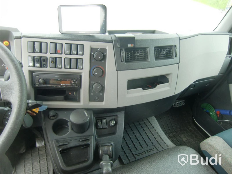 Lastbil Volvo FL 210 Skåpbil | Värme i skåp | Euro6 | Välutrustad