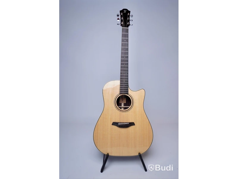 Gitarr / Furch Green DC-SR med preamp ink case