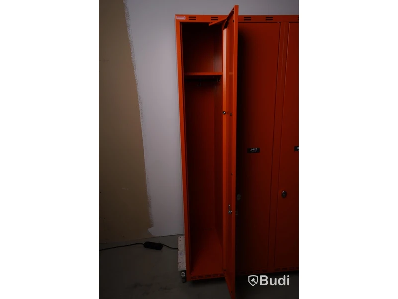 Klädskåp