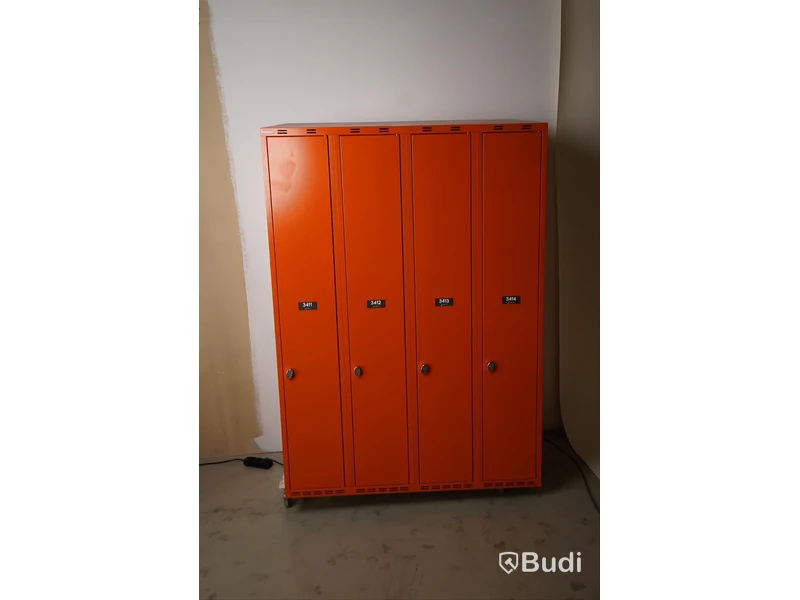 Klädskåp