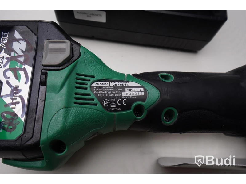 Batteridriven plåtsax HIKOKI CE18DSL med laddare och extra batteri