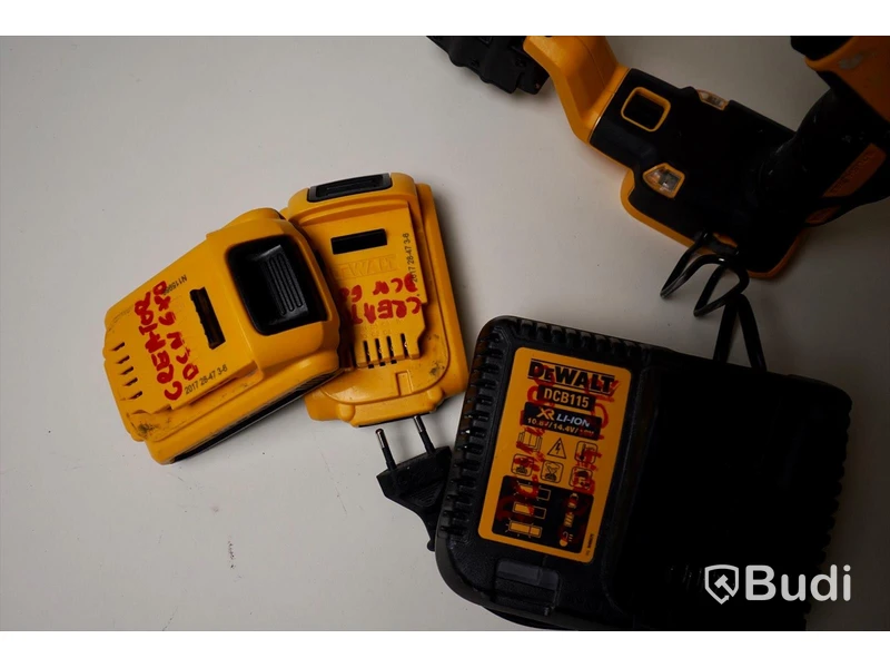 Spikpistol DeWALT DCN680 med laddare och extra batteri