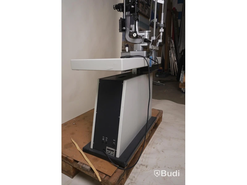 Optiker utrustning, undersökningsbord. Spaltlampa Haag-Streit 900