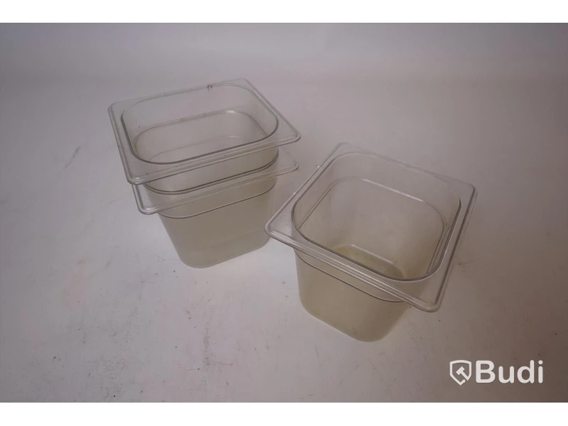 34 st kantiner i plast plus ett lock
