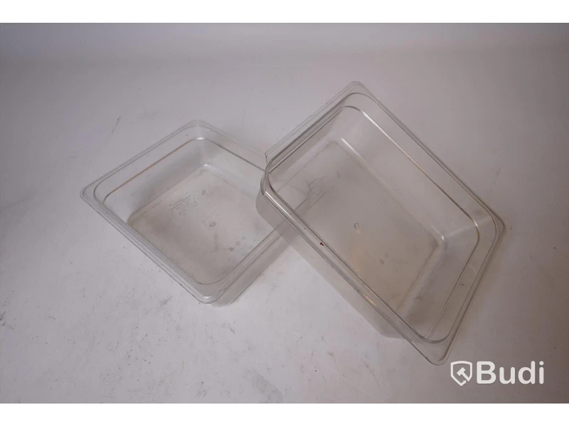 34 st kantiner i plast plus ett lock