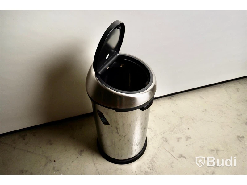 Soptunna med automatiskt lock brabantia ca 70cm hög