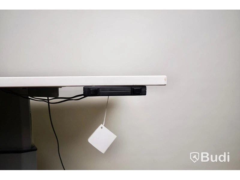 Höj- och sänkbart skrivbord med hjul