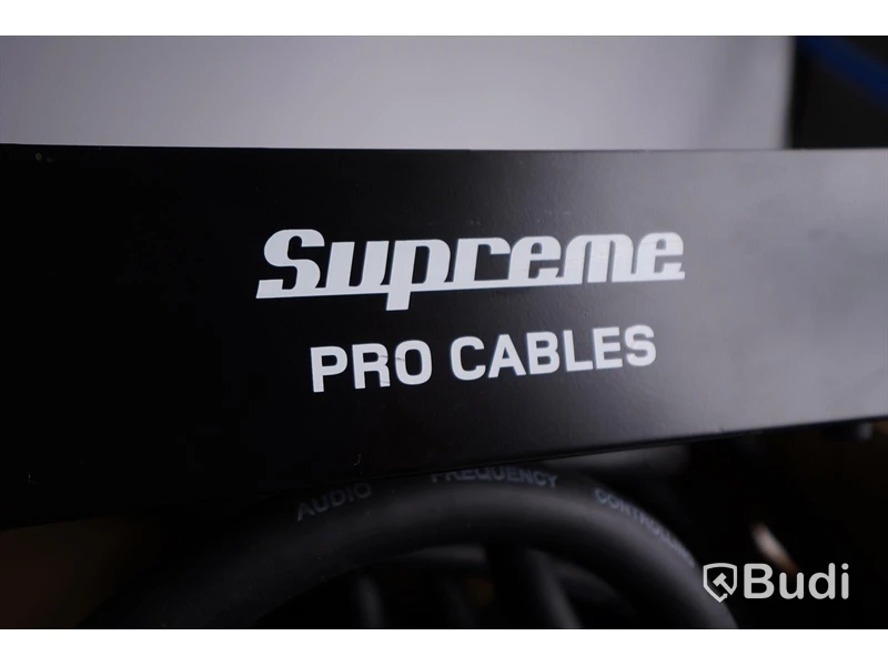 Supreme stage box 24/8 ink multikabel samt Multipair Snake kabel
