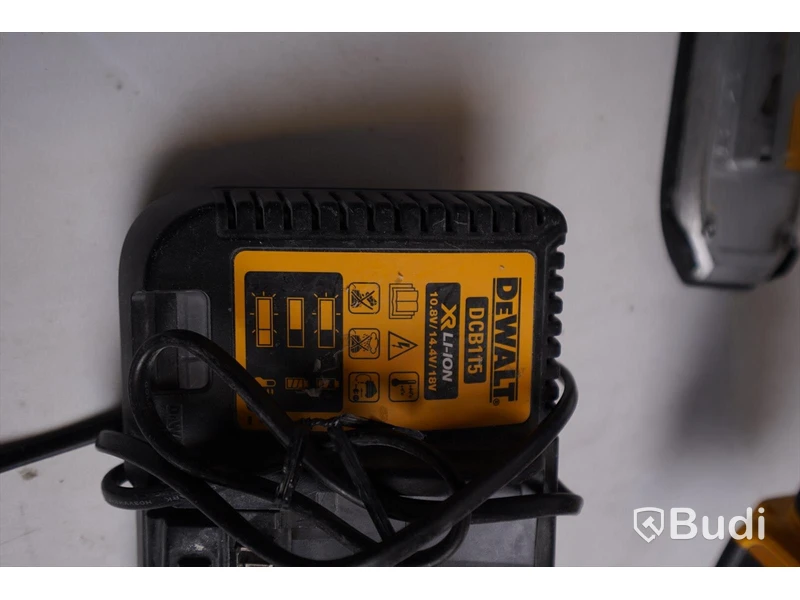 DeWalt DCS335 sticksåg inkl batteri samt laddare