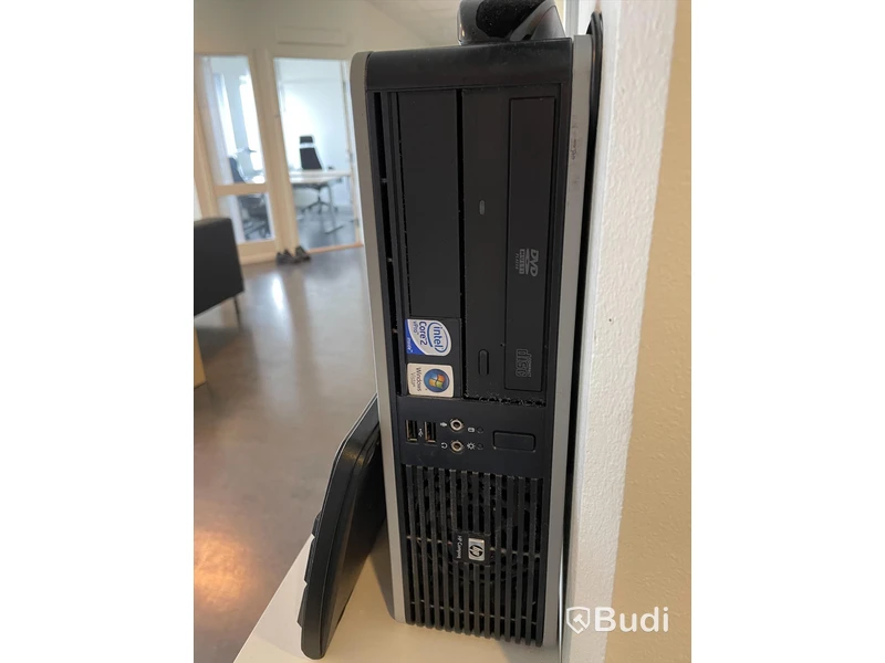 Dator HP Compaq samt tangentbord och skärm 27”