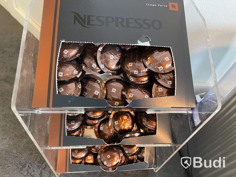 Nespressomaskin Zenius med kapslar