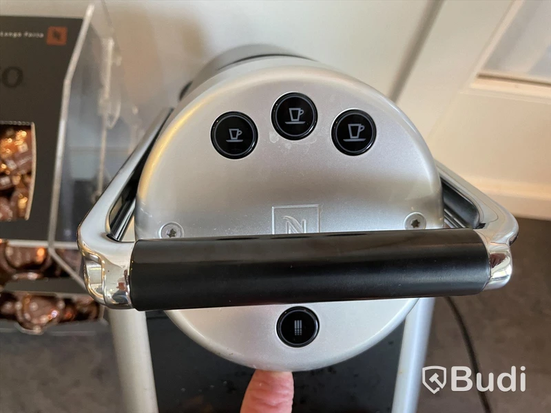 Nespressomaskin Zenius med kapslar