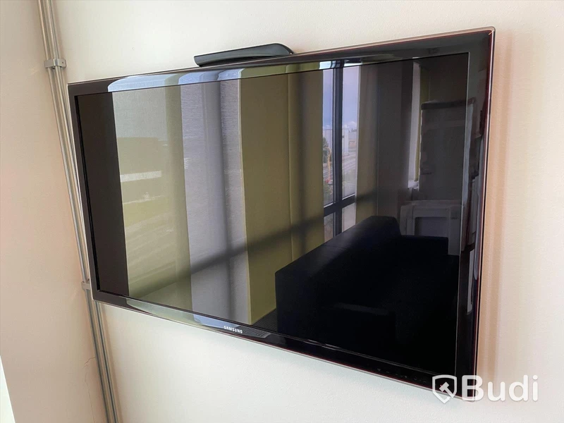 TV Samsung 46” med fjärrkontroll