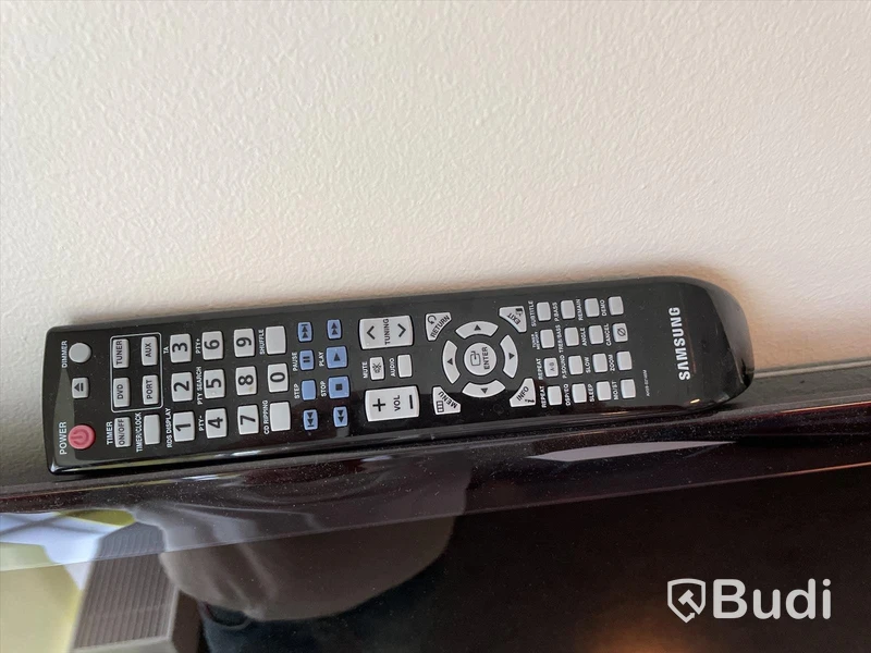 TV Samsung 46” med fjärrkontroll