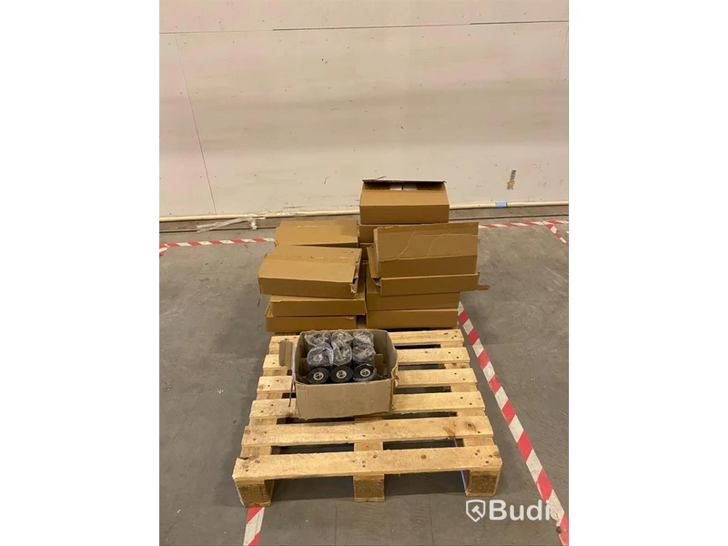 Packsedlar i formaten C5 samt C4 + 9 st rullar av inslagningsplast i svart ca 115 mm