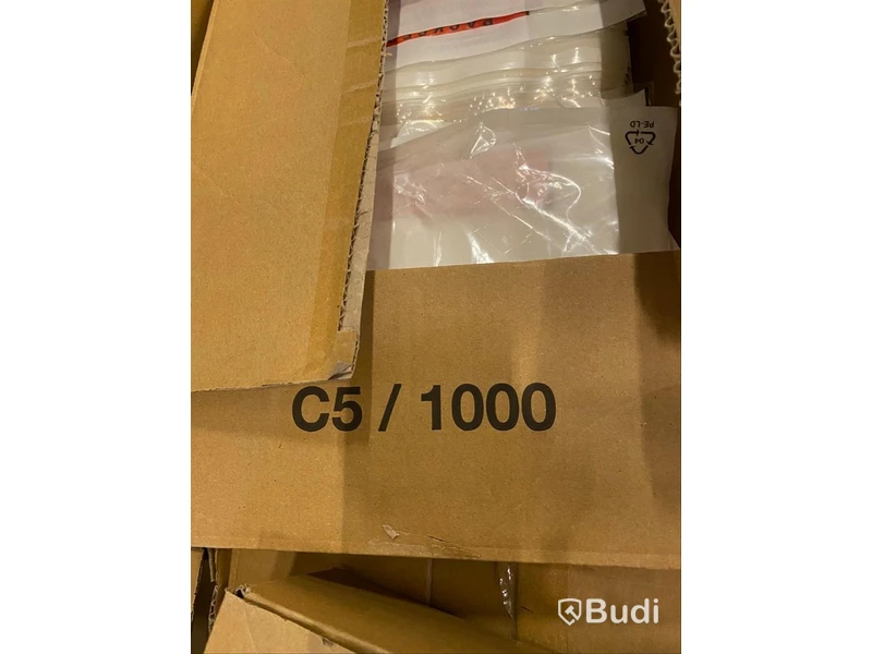 Packsedlar i formaten C5 samt C4 + 9 st rullar av inslagningsplast i svart ca 115 mm