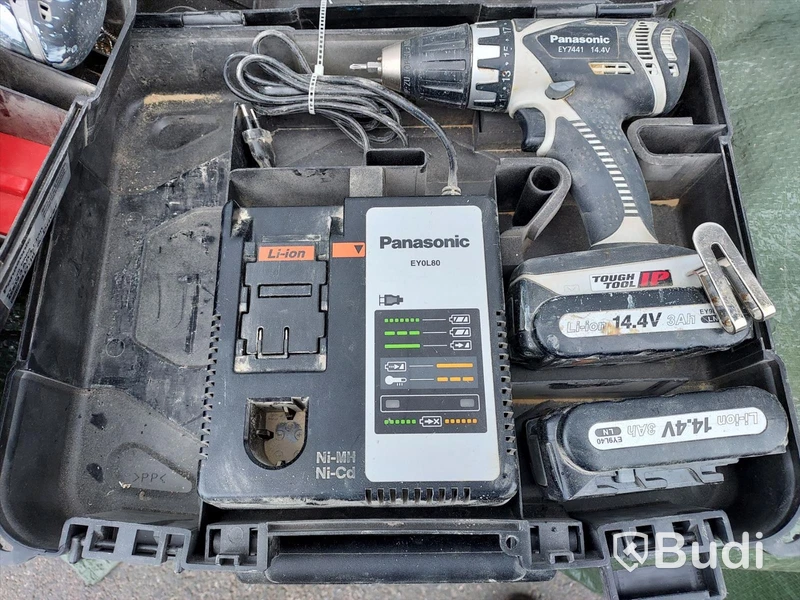 2st Skruvdragare Panasonic i låda