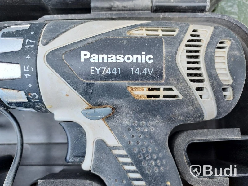 2st Skruvdragare Panasonic i låda
