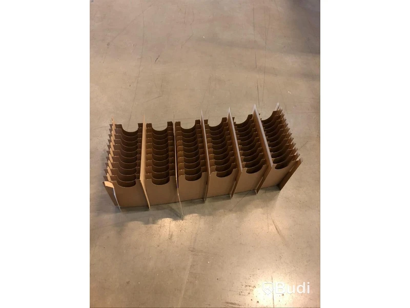 5 lådor med “60 cell shipper” i papp