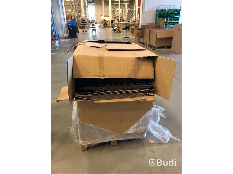 5 lådor med “60 cell shipper” i papp