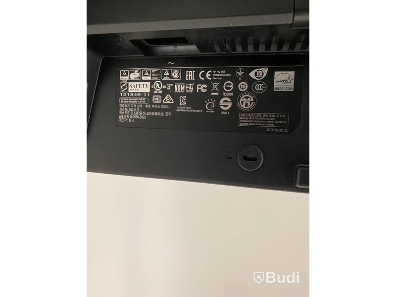 En HP E24i IPS Display 24”