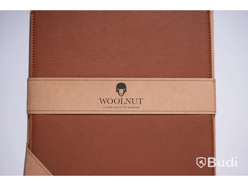 Läderfodral för MACBOOK PRO / WOOLNUT / 16-INCH