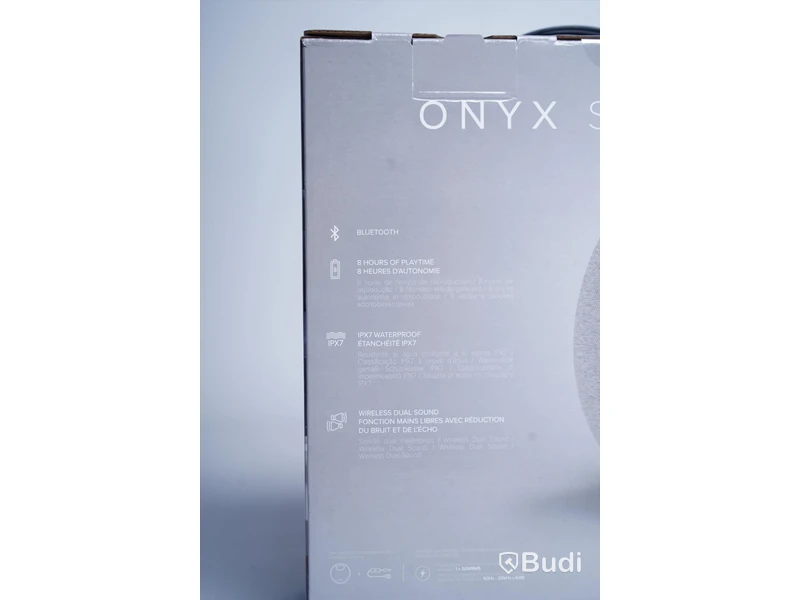 Harman Kardon Onyx Studio 6, trådlös portabel högtalare.