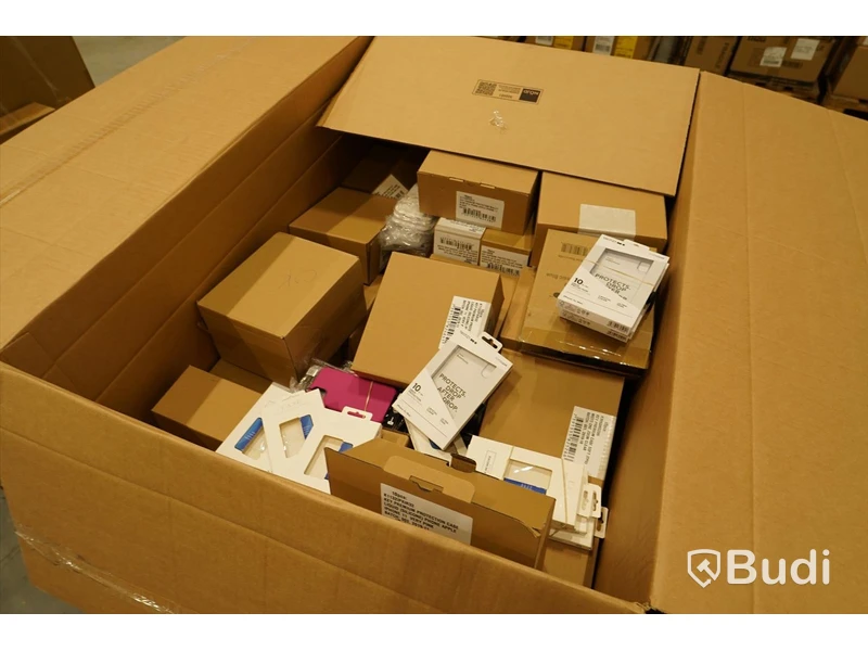 Pall med blandade mobilskal till bl.a Iphone 11, Iphone XS MAX, Xiaomi MI 9 Lite