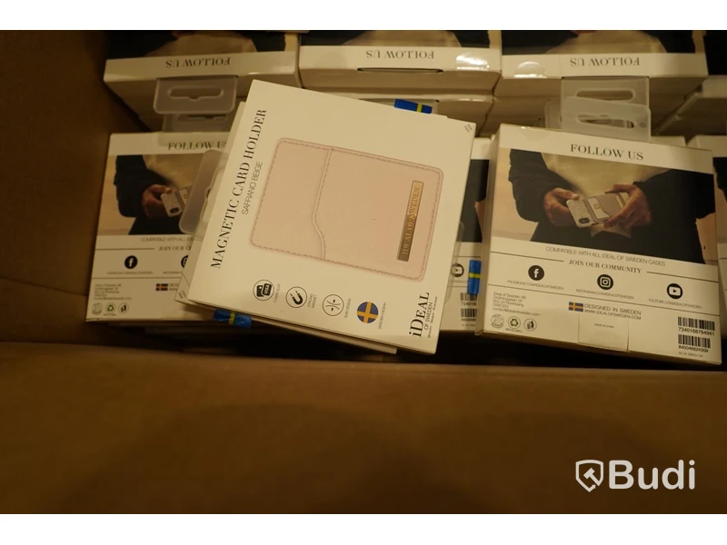 Pall med blandade mobilskal och tillbehör  från bl.a IDEAL och Key. Bl.a till Iphone 11 pro max, Iphone 11 pro, Galaxy S10 m.fl