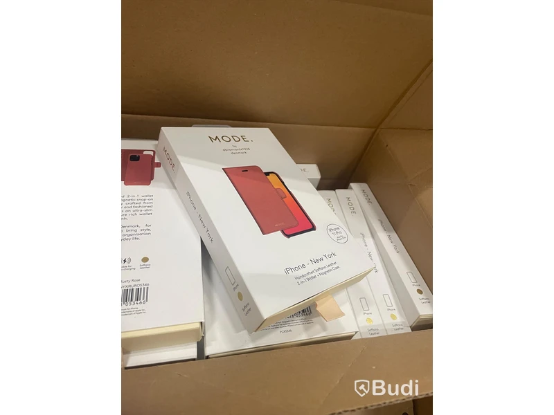 Pall med blandade mobiltillbehör från bl.a mobilskal till Iphone 11 Pro, Huawei P40 pro, m.fl
