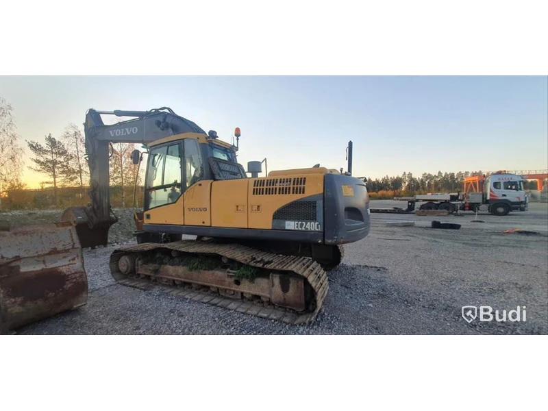 Volvo bandgrävmaskin EC240CL -2009 inkl tillbehör