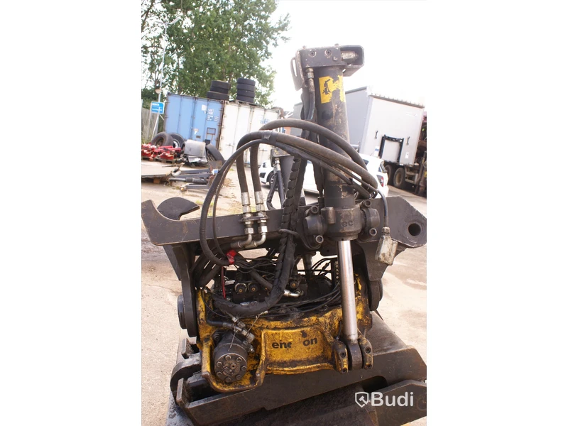 Volvo bandgrävmaskin EC240CL -2009 inkl tillbehör