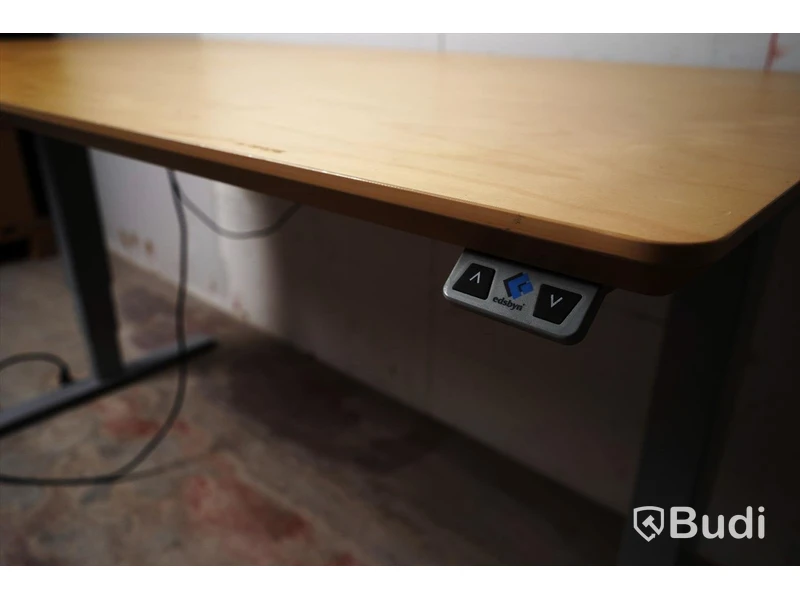 Elektriskt höj- och sänkbart skrivbord