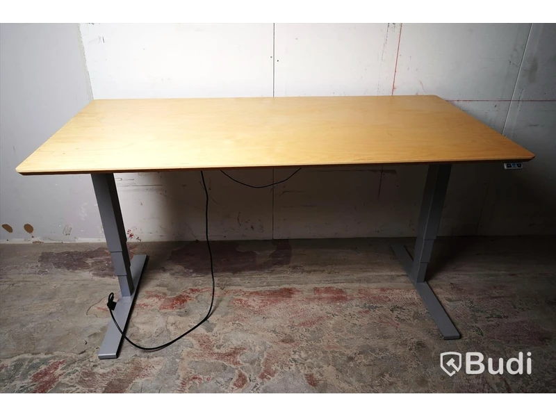 Elektriskt höj- och sänkbart skrivbord
