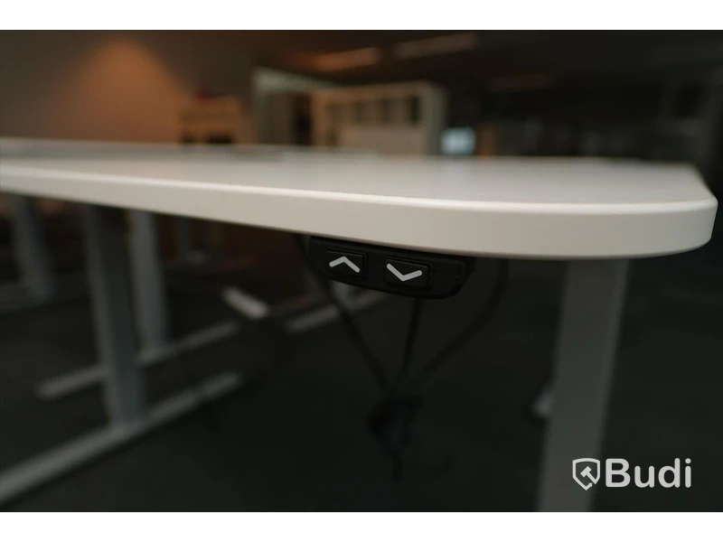 Elektriskt höj och sänkbart skrivbord, Funktionstestat. B:120cm, D:80cm
