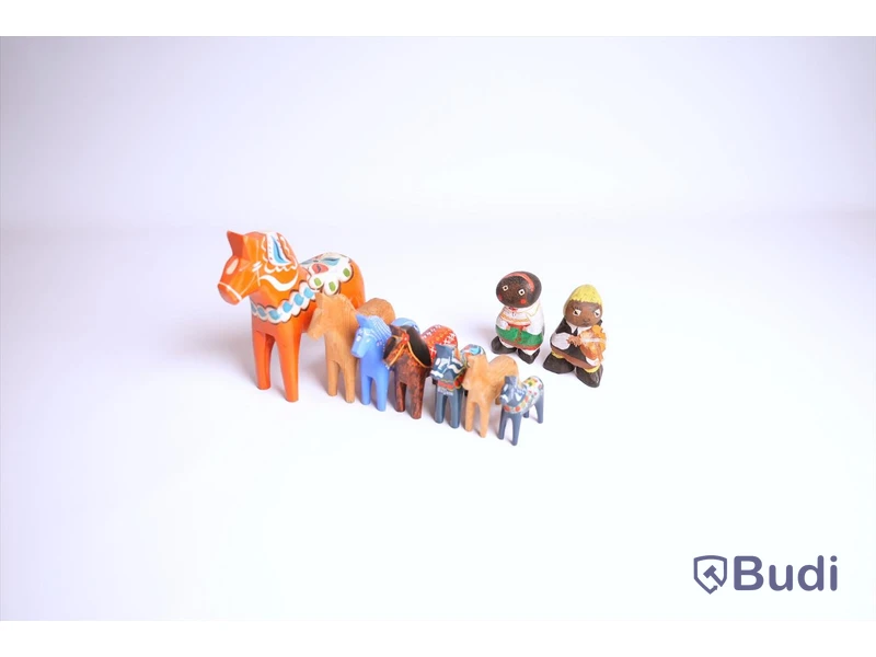 Dalahästar samt stenfigurer