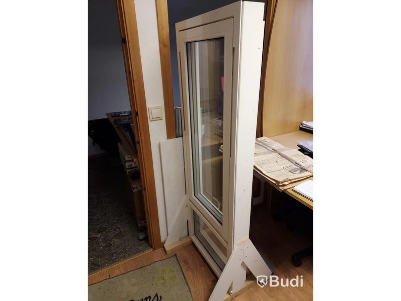 Fönster 60x16 varav övre öppningsbart