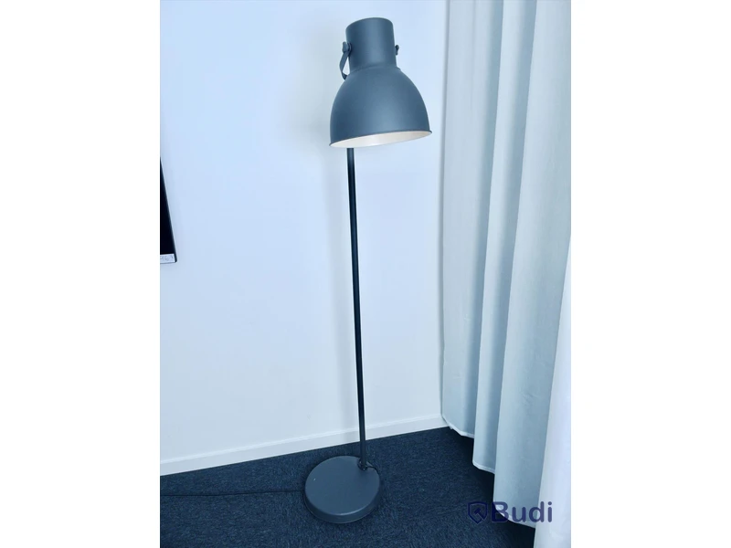 Lampa grå