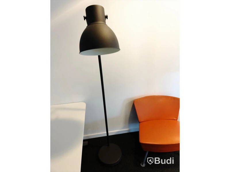 Lampa på fot, IKEA