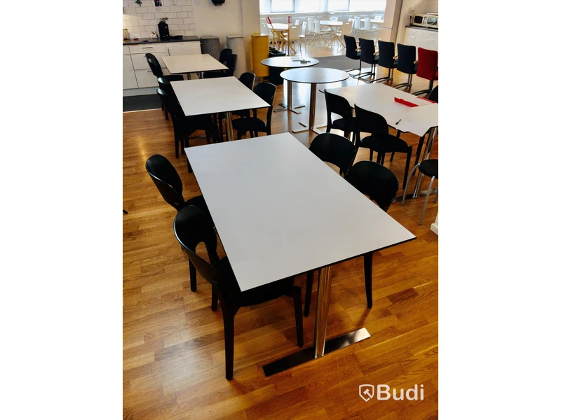 Matbord med 4st stolar 140x80x72 cm