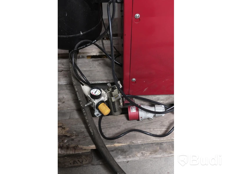 Däckomläggningsmaskin med hjälparm och diverse tillbehör - Trainsway ZH650RA
