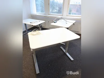 Höj- och sänkbart skrivbord - Ikea, BEKANT, inkl grenkontakt.  Funktionstestad.
