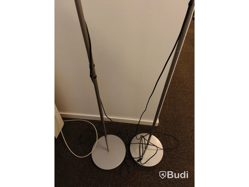 Golvlampa - 2 st, metall och plast.